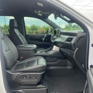 2024 Chevrolet SUBURBAN LT photo 33
