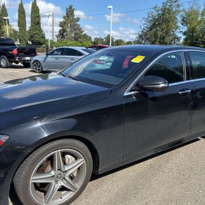 MERCEDES-BENZ E-CLASS - 2