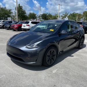 TESLA MODEL Y LONG RANGE - 1