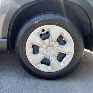 صورة مصغرة 18 لـ 2023 Subaru FORESTER BASE
