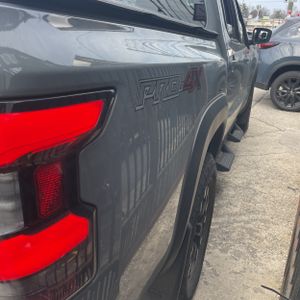 NISSAN FRONTIER CREW CAB PRO-4X 4X4 - 9