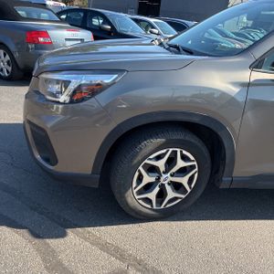 SUBARU FORESTER PREMIUM - 2