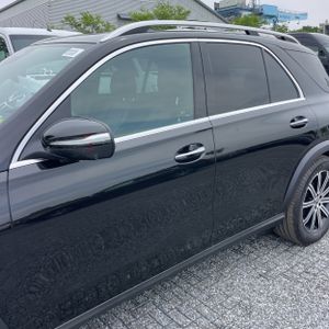 2026 Mercedes-BENZ GLE photo 4