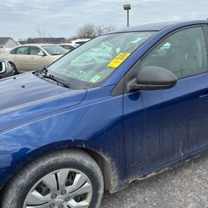 CHEVROLET CRUZE LS AUTO - 2