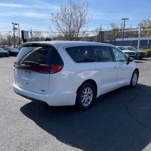 CHRYSLER PACIFICA TOURING L - 9
