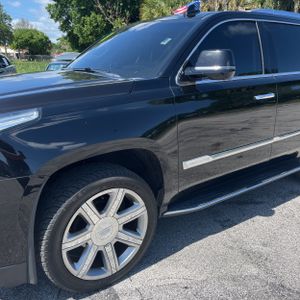 CADILLAC ESCALADE LUXURY - 2