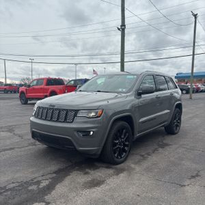 JEEP GRAND CHEROKEE LAREDO X - 1