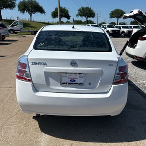 NISSAN SENTRA 2.0 - 6