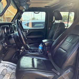 صورة 31 لـ 2018 JEEP WRANGLER UNLIMITED SAHARA