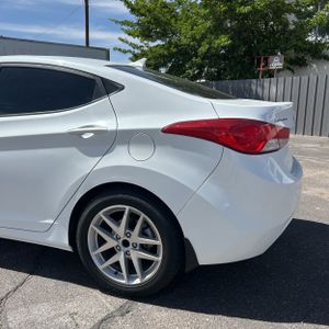 HYUNDAI ELANTRA GLS - 6