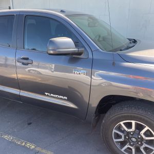 صورة 13 لـ 2017 Toyota TUNDRA SR5
