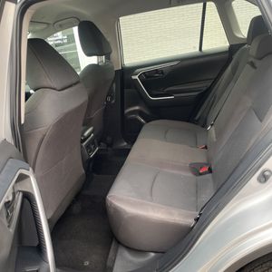 2025 Toyota RAV4 LE — миниатюра 34