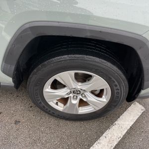 صورة 20 لـ 2021 Toyota RAV4 HYBRID XLE