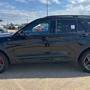 FORD EXPLORER ST-LINE - 4