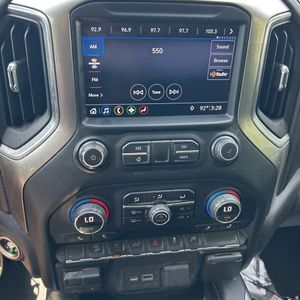 صورة 37 لـ 2019 Chevrolet SILVERADO 1500 RST