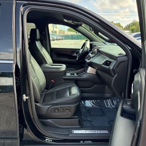 2023 Chevrolet SUBURBAN LT thumbnail 33