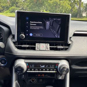 صورة مصغرة 38 لـ 2025 Toyota RAV4 XLE PREMIUM