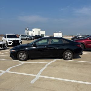 2025 Hyundai ELANTRA SE 照片 3