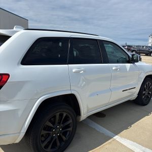 2018 JEEP GRAND CHEROKEE ALTITUDE — фото 9