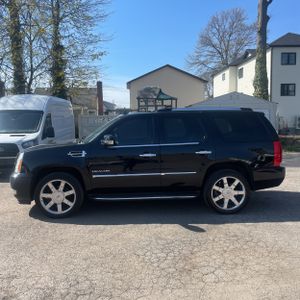 CADILLAC ESCALADE LUXURY - 3