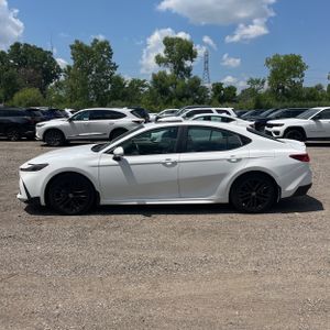2025 Toyota CAMRY SE 照片 3