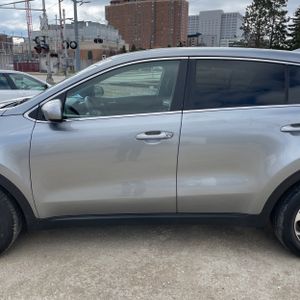 KIA SPORTAGE LX - 4
