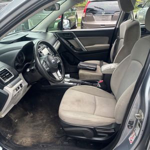2017 Subaru FORESTER 2.5I 缩略图 32
