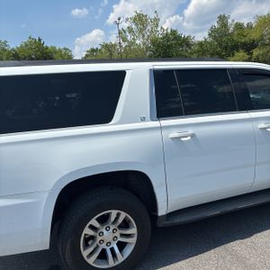 CHEVROLET SUBURBAN LT - 9