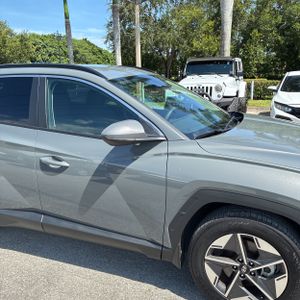 2025 Hyundai TUCSON SEL photo 13