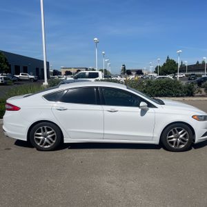 FORD FUSION SE - 10