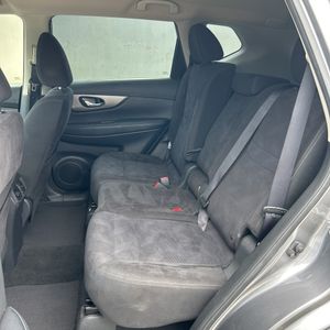 2015 Nissan ROGUE SV thumbnail 34
