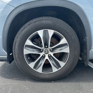 2022 Toyota HIGHLANDER XLE — миниатюра 17