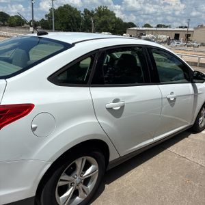 FORD FOCUS SE - 9