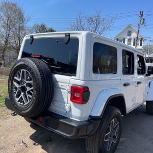 JEEP WRANGLER 4-DOOR SAHARA 4X4 - 8