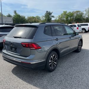 VOLKSWAGEN TIGUAN S - 6