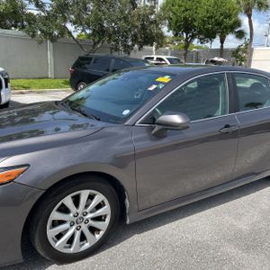 2019 Toyota CAMRY LE 照片 2