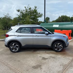 HYUNDAI VENUE SEL - 10