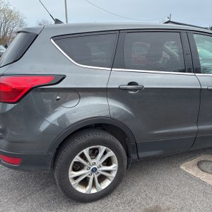 FORD ESCAPE SE - 9