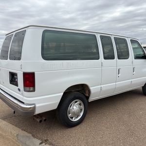 Ford Club Wagon XL - 9