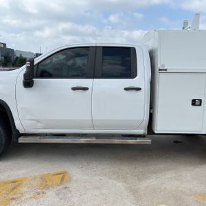 CHEVROLET SILVERADO - 4