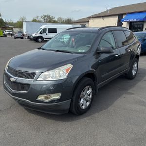 CHEVROLET TRAVERSE LS - 1