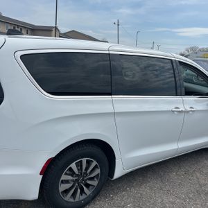 CHRYSLER PACIFICA HYBRID TOURING L - 9