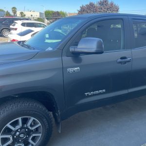 صورة 2 لـ 2017 Toyota TUNDRA SR5