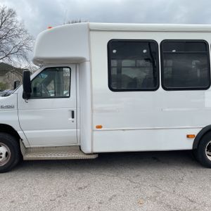 FORD E-450 CUTAWAY - 4