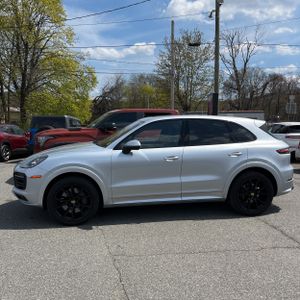 PORSCHE CAYENNE S - 3