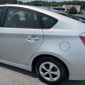 2015 Toyota PRIUS TWO photo 6