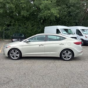 صورة 3 لـ 2017 Hyundai ELANTRA LIMITED