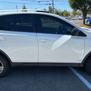 2014 Toyota RAV4 LE — фото 11