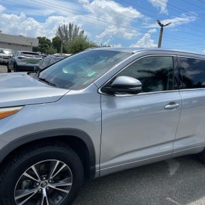 صورة 2 لـ 2016 Toyota HIGHLANDER XLE
