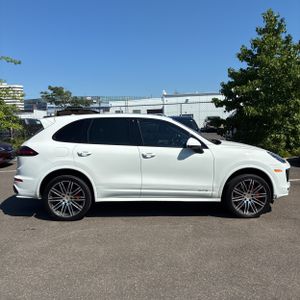 2016 Porsche CAYENNE GTS 照片 10